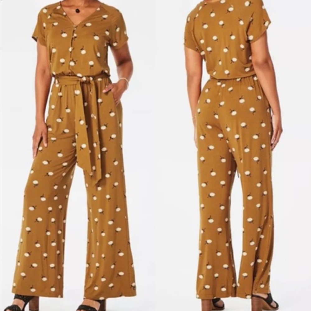 Matilda Jane “Floral up in front” women’s romper. Size XS, runs big.